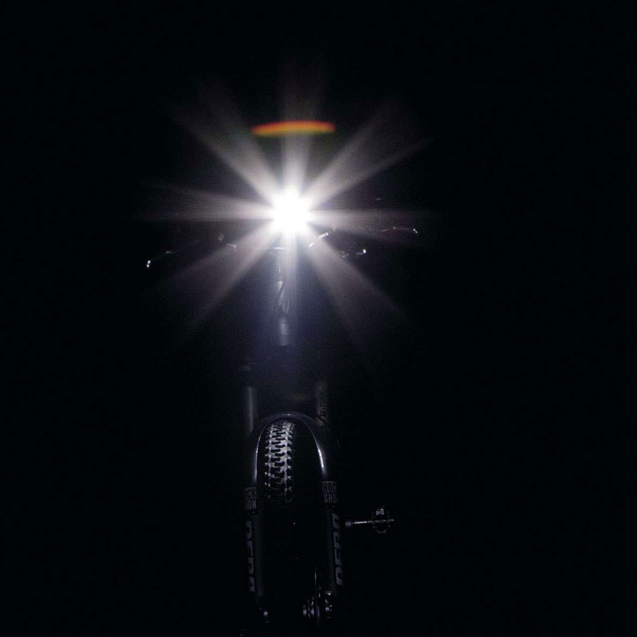 چراغ جلو دوچرخه برند تاپیک رنگ مشکی مدل WHITELITE™ HP BEAMER